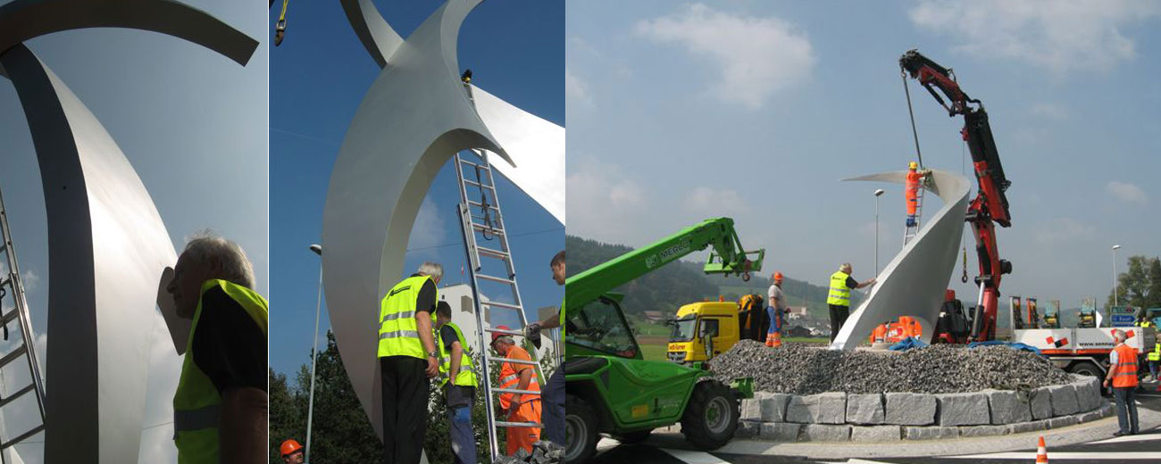 Nebikon - Der Kreisel am nördlichen Dorfeingang wurde mit Sponsoren, dem Künstler und der Bevölkerung eingeweiht